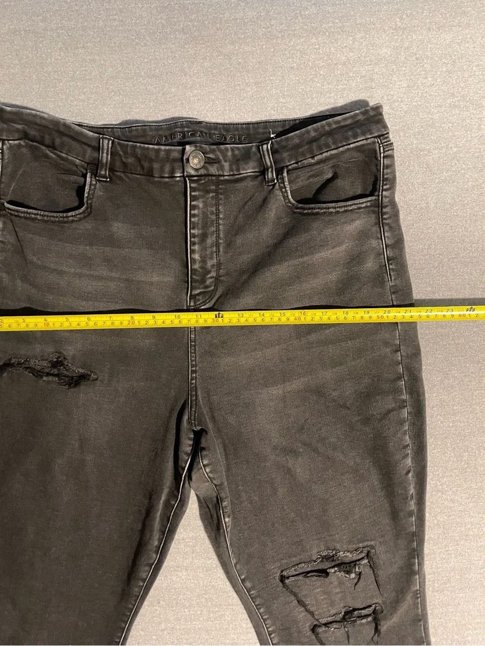American Eagle Women’s Black Distressed Skinny Jeans Size 20 Regular